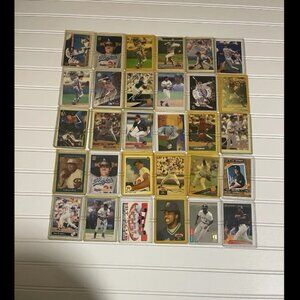 Lot of 30 baseball cards Palmeiro, Paige, Piazza, Fryman, Thomas, Davis, Everett